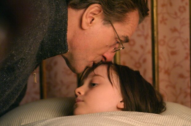 Hide and Seek (2005) - photo 5