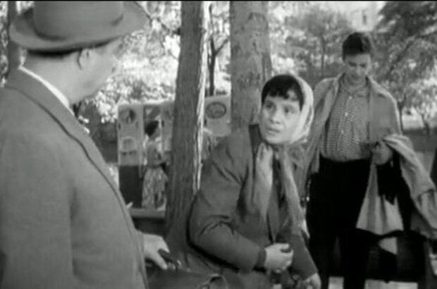 Walking the Streets of Moscow (1963) - photo 7