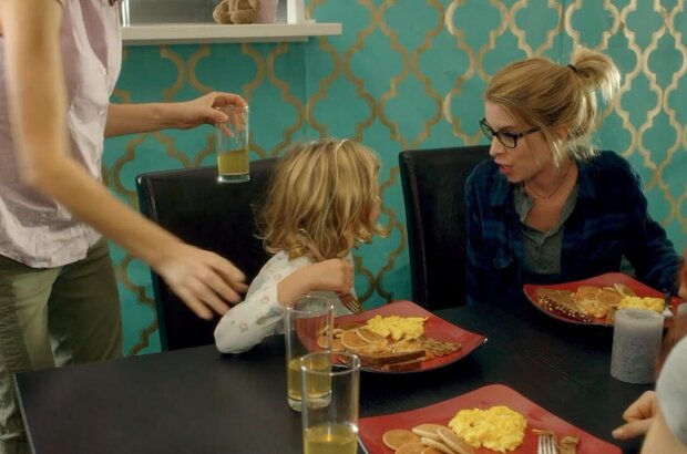 Arlo: The Burping Pig (2016) - photo 2