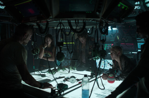 Underwater (2019) - photo 3