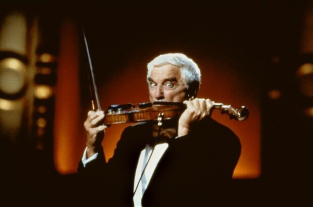 Wrongfully Accused (1998) - photo 2