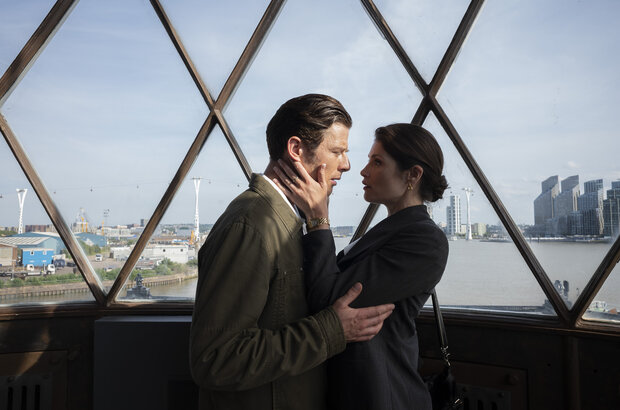 Rogue Agent (2022) - photo 1