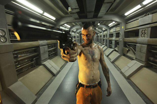 Lockout (2012) - photo 3