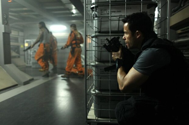 Lockout (2012) - photo 24