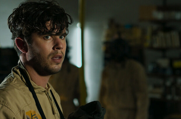 Hover (2018) - photo 3
