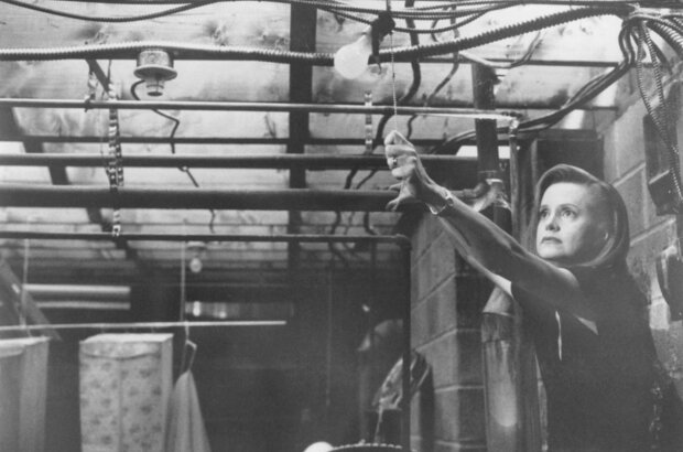 A Shock to the System (1990) - photo 2