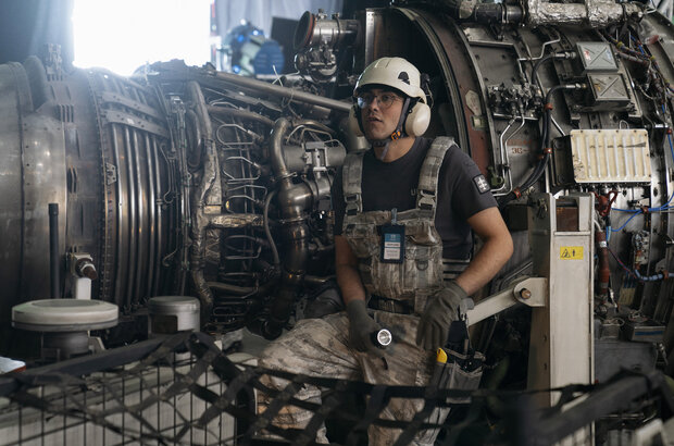 The Wandering Earth II (2023) - photo 2