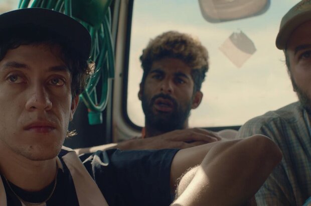 Los tiburones / The Sharks (2019) - photo 3