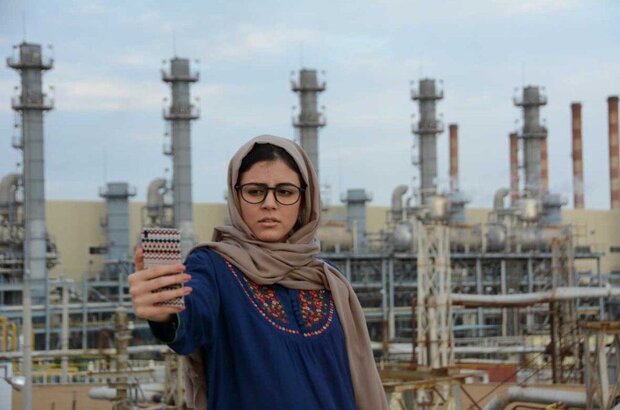 Daughter (2016) - photo 1