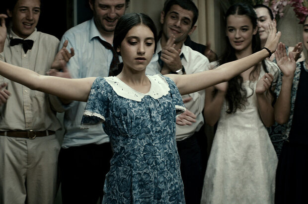 In Bloom (2013) - photo 4
