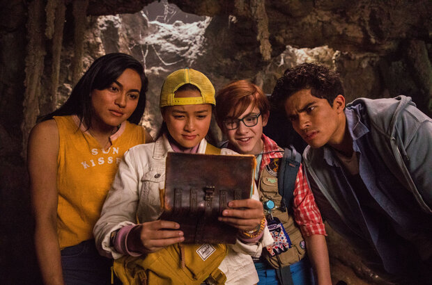 Finding 'Ohana (2021) - photo 6