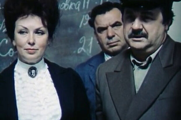 A strip of uncut wild flowers (1979) - photo 10