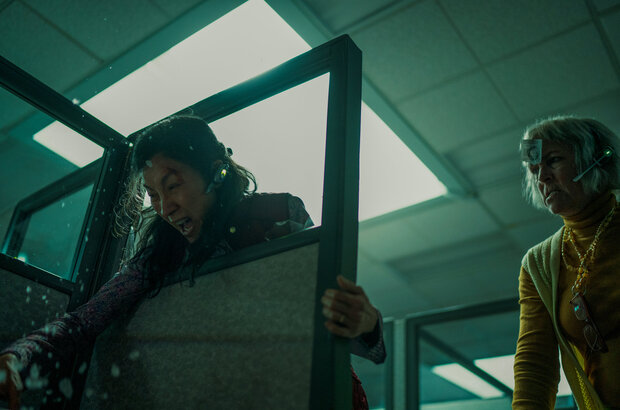 Everything Everywhere All at Once (2022) - photo 10