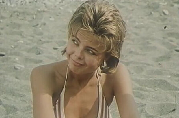 The Lady with the parrot (1988) - photo 8