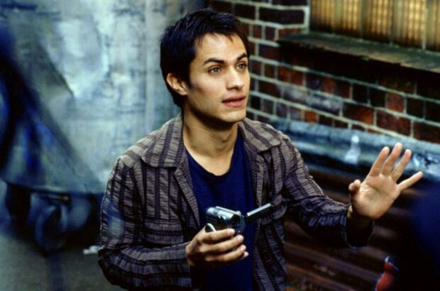 Dot the i (2003) - photo 1