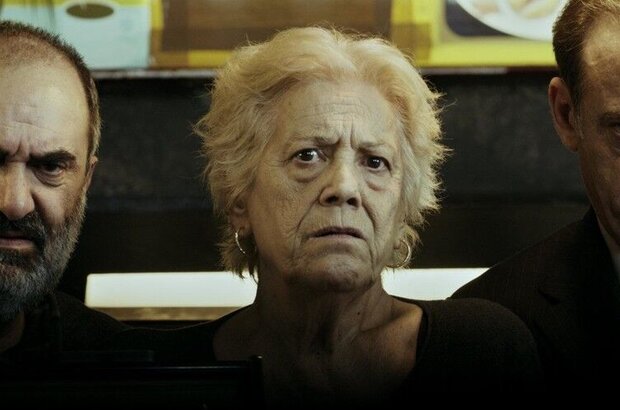 The Bar (2017) - photo 2