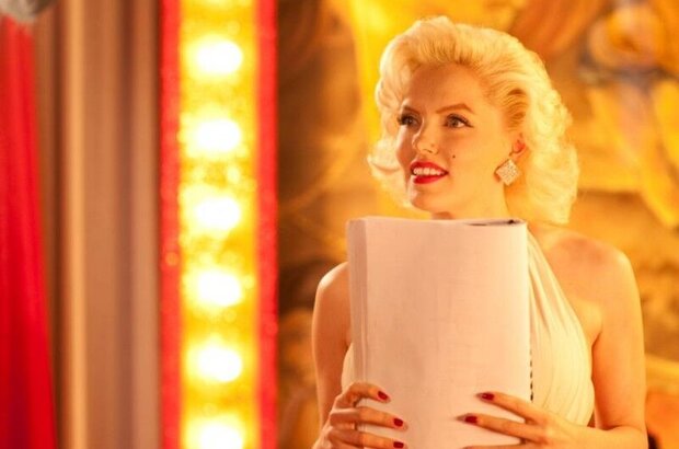 Io & Marilyn (2009) - photo 12