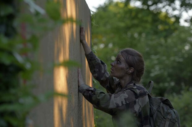Девушка в зеленом берете (2018) - фото 6
