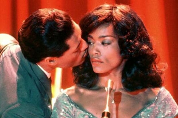 What's Love Got to Do with It (1993) - photo 2