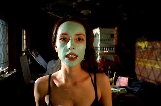 Down House (2001) - photo 6