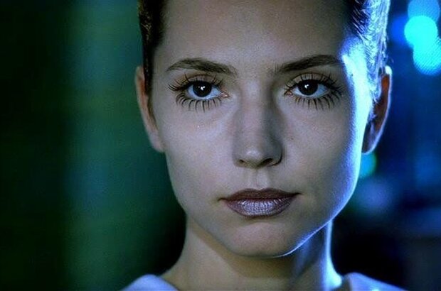 Down House (2001) - photo 3