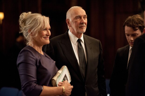 5 to 7 (2014) - photo 2