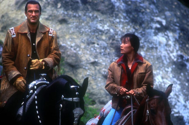 On Deadly Ground (1994) - photo 2