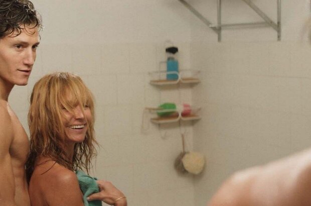 MILF (2018) - photo 5