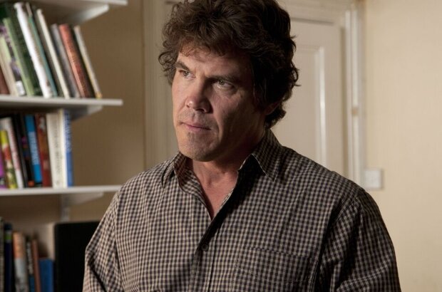 You Will Meet a Tall Dark Stranger (2010) - photo 2