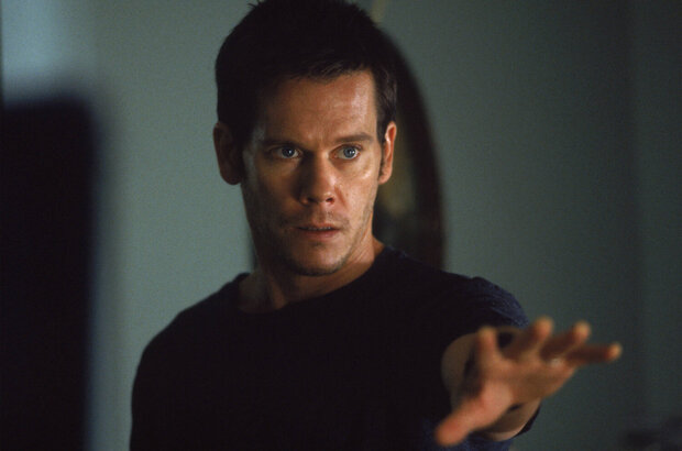 Stir of Echoes (1999) - photo 8