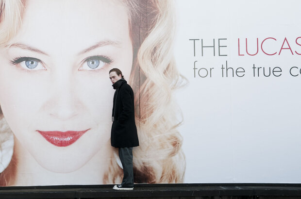 Antiviral (2012) - photo 2