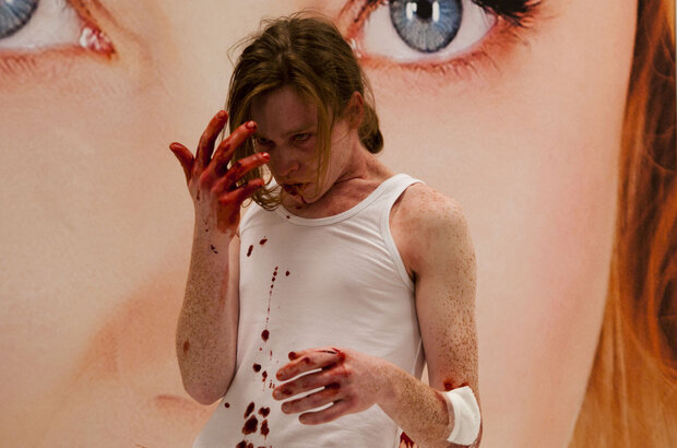 Antiviral (2012) - photo 8