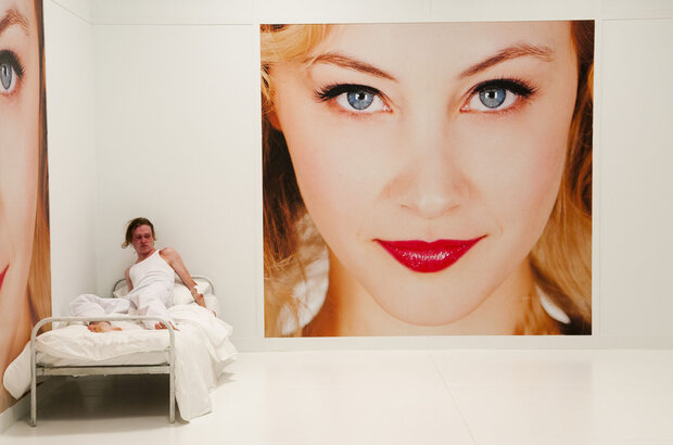 Antiviral (2012) - photo 1