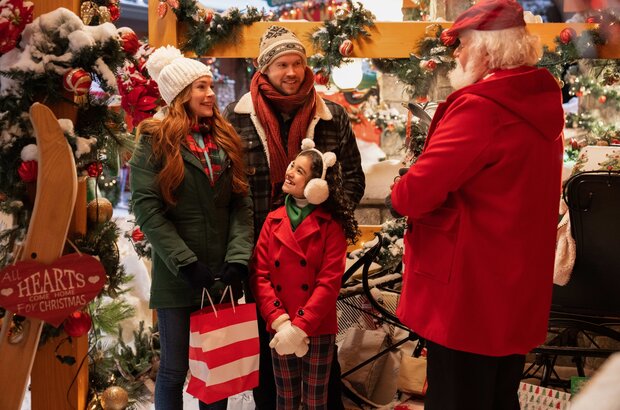 Falling for Christmas (2022) - photo 4