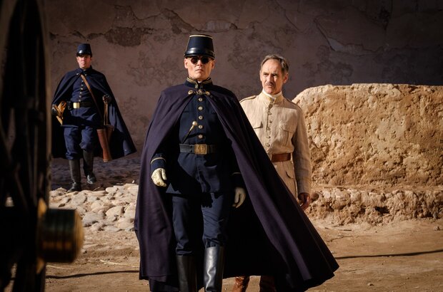 Waiting for the Barbarians (2020) - photo 1
