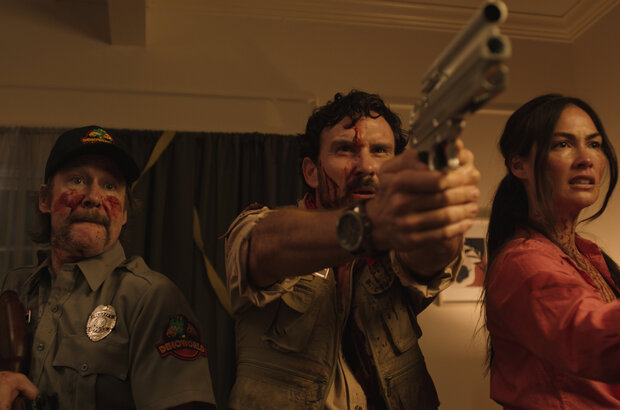 The Invisible Raptor (2023) - photo 13