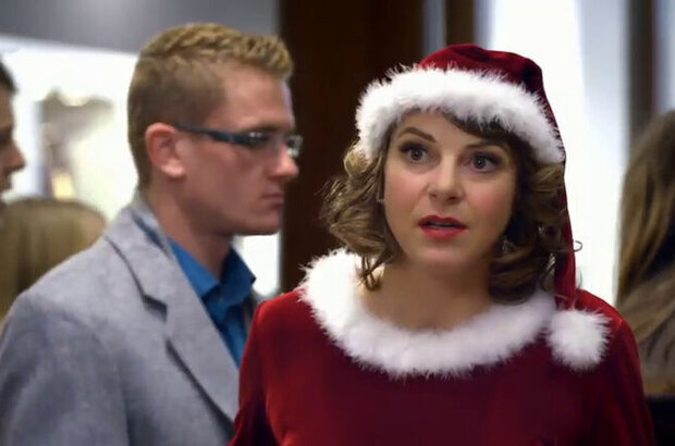 When Santa Fell to Earth (2011) - photo 8