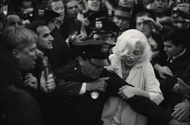 Blonde (2022) - photo 3