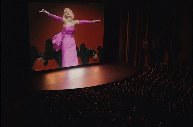 Blonde (2022) - photo 2