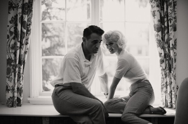 Blonde (2022) - photo 4