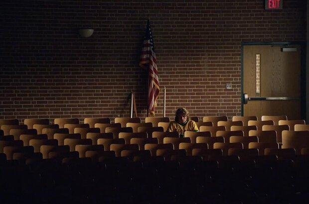 Giants Being Lonely (2019) - photo 1