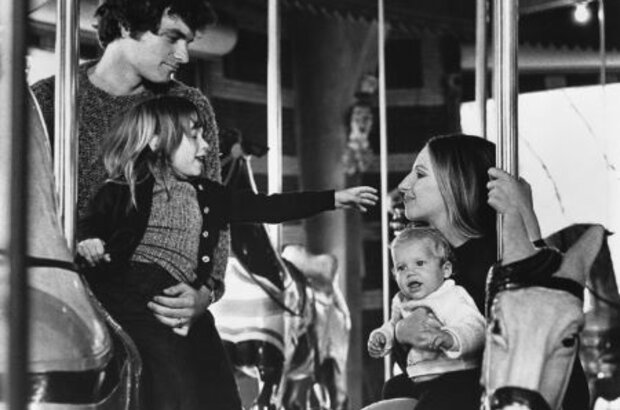 Up the Sandbox (1972) - photo 2