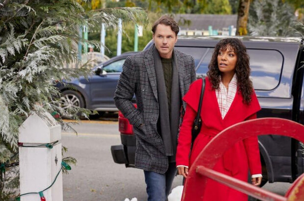 Magic in Mistletoe (2023) - photo 2