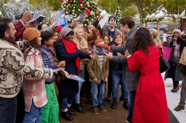 Magic in Mistletoe (2023) - photo 6