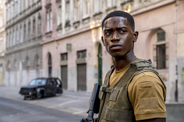 Outside the Wire (2021) - photo 2