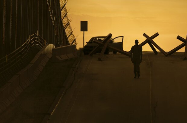 Outside the Wire (2021) - photo 6