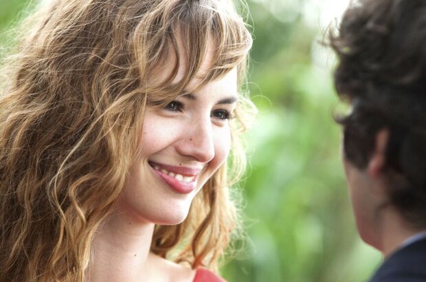 Love Lasts Three Years (2012) - photo 8