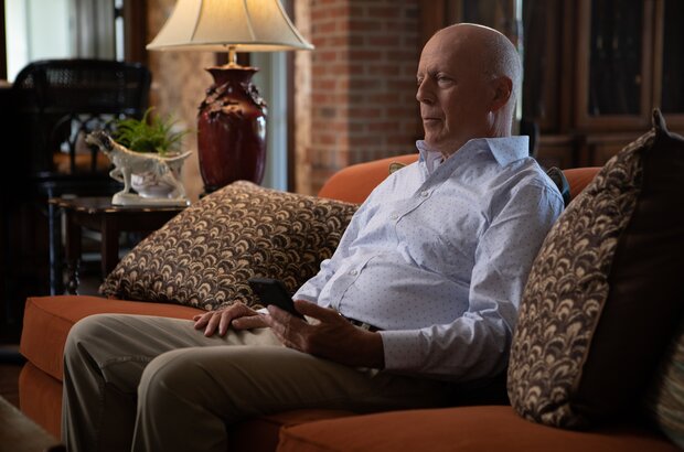 White Elephant (2022) - photo 11
