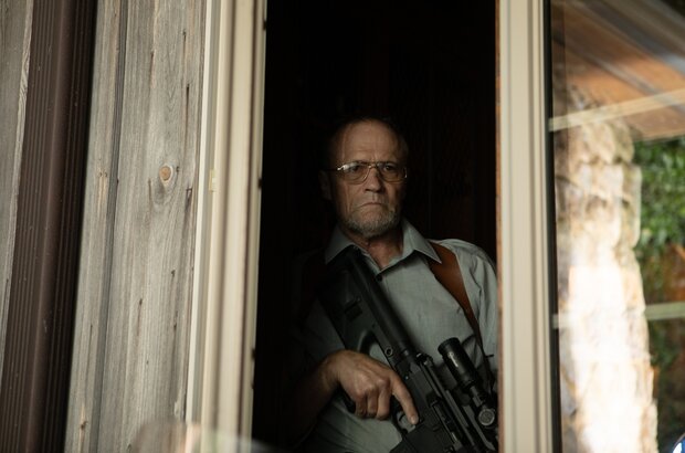 White Elephant (2022) - photo 5