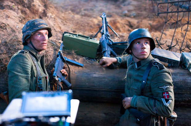 1944 (2015) - photo 1